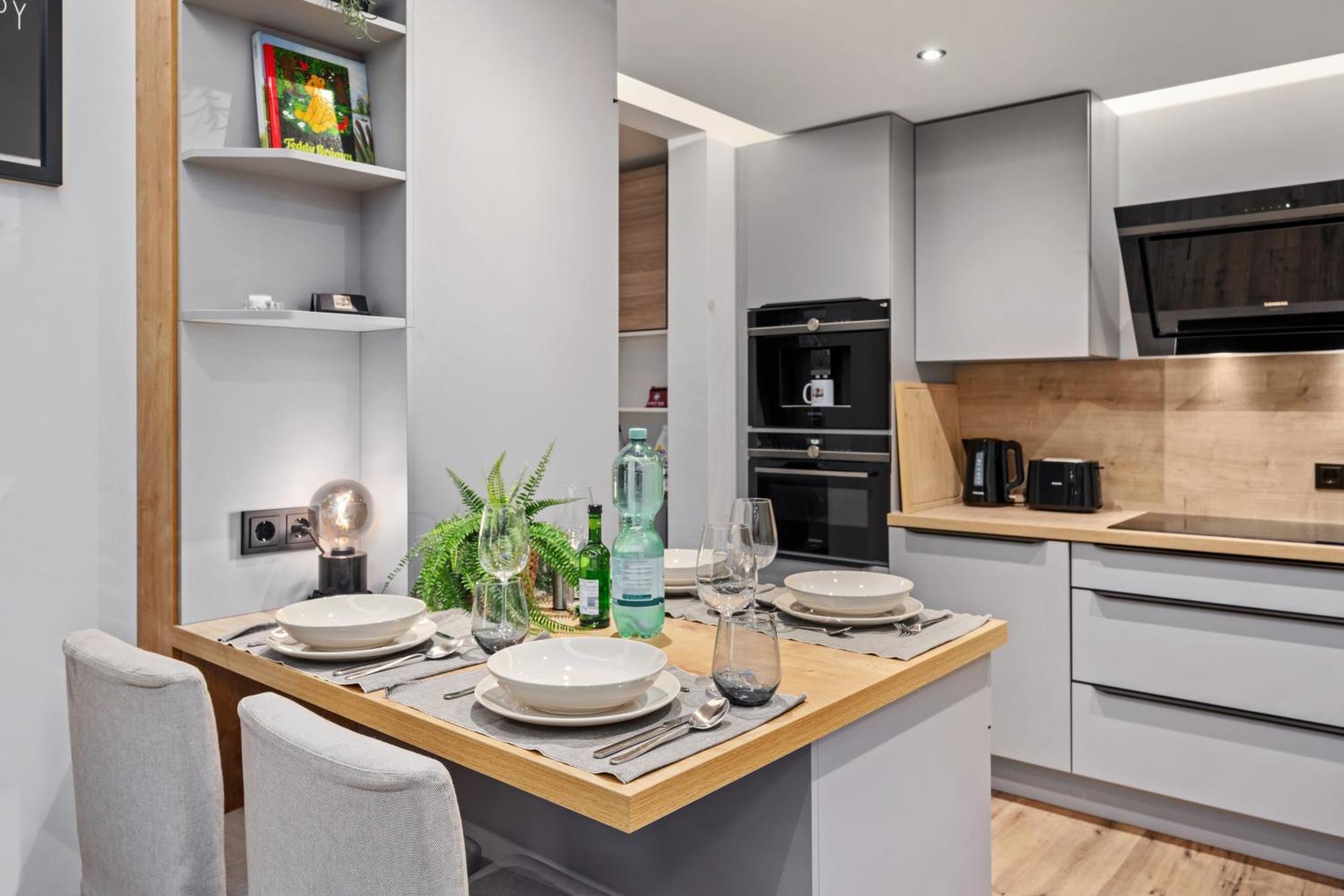 Edler Wohnraum Noble Stadtoase Mit Boxspringbett, Kaffeevollautomat, Lift & Parkplatz Хемниц Экстерьер фото
