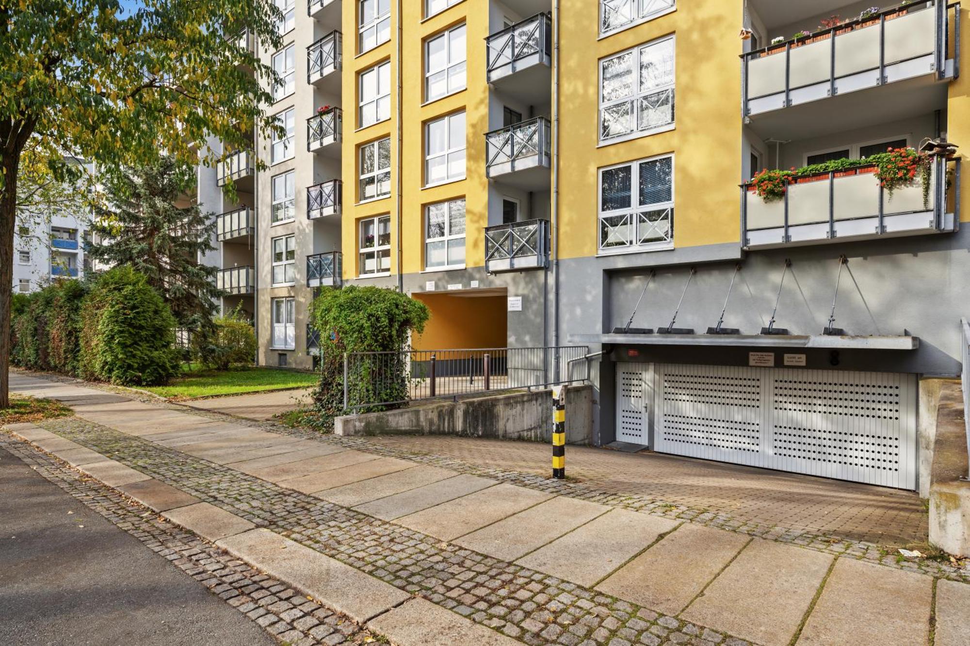 Edler Wohnraum Noble Stadtoase Mit Boxspringbett, Kaffeevollautomat, Lift & Parkplatz Хемниц Экстерьер фото
