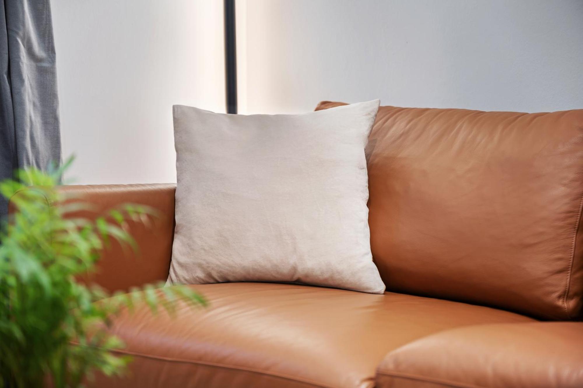 Edler Wohnraum Noble Stadtoase Mit Boxspringbett, Kaffeevollautomat, Lift & Parkplatz Хемниц Экстерьер фото
