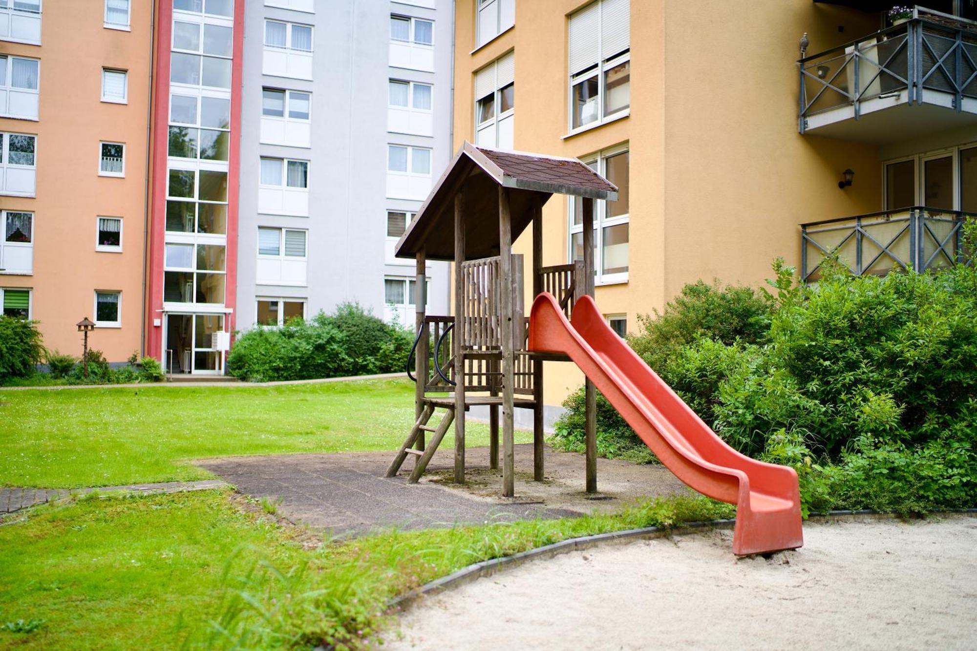 Edler Wohnraum Noble Stadtoase Mit Boxspringbett, Kaffeevollautomat, Lift & Parkplatz Хемниц Экстерьер фото